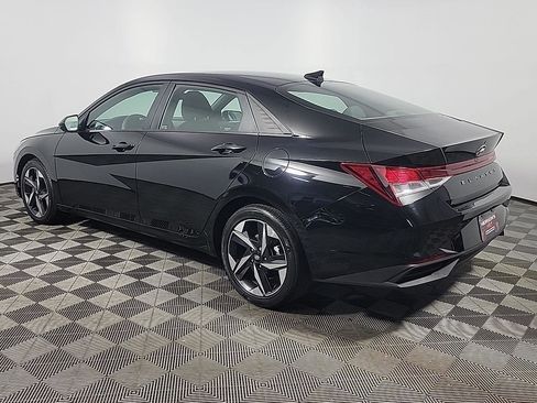 Used 2023 Hyundai Elantra SEL w/ Convenience Package image 10