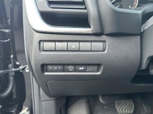 Certified 2025 Nissan Rogue SV AWD/4WD image 16