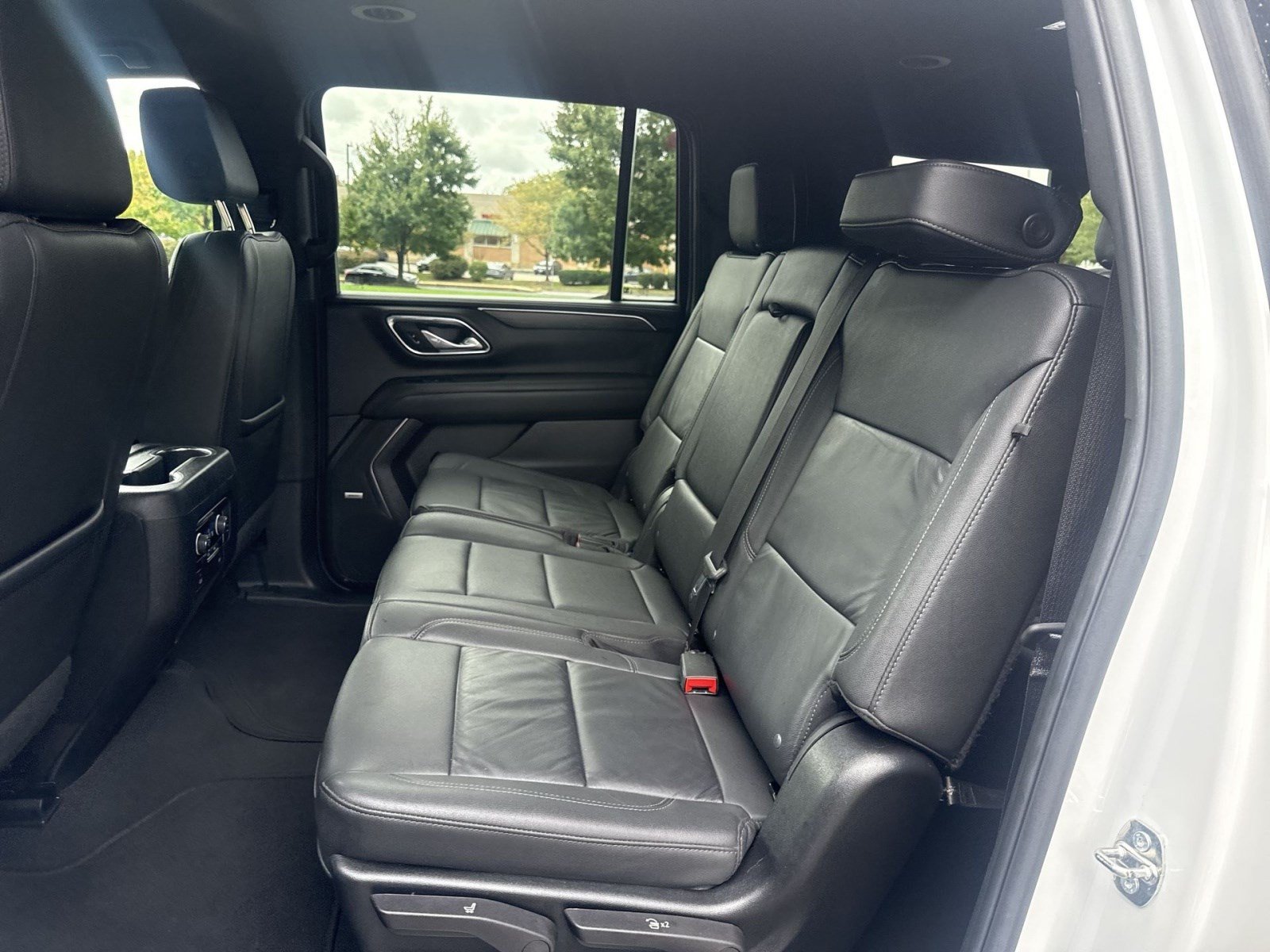 Used 2024 Chevrolet Suburban LT AWD/4WD image 23