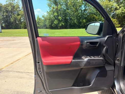 Used 2023 Toyota Tacoma SR5 RWD image 9
