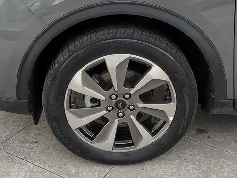 Used 2025 Ford Escape Platinum image 13