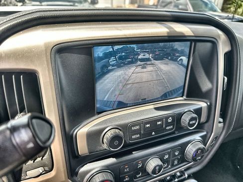 Used 2018 GMC Sierra 2500 Denali w/ Duramax Plus Package AWD/4WD image 29