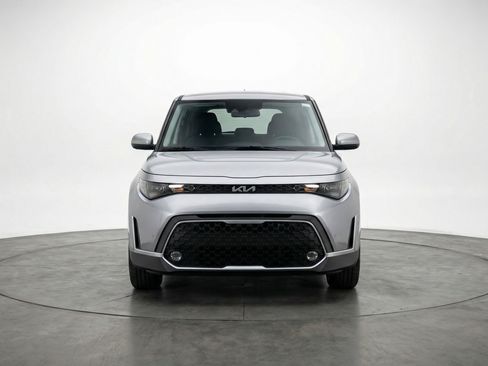 Used 2025 Kia Soul LX w/ LX Technology Package FWD image 2