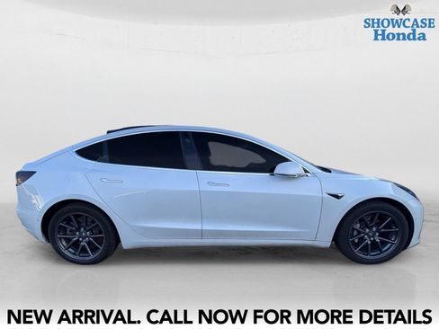 Used 2020 Tesla Model 3 Standard Range RWD image 7