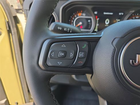 Used 2026 Jeep Wrangler Unlimited Rubicon AWD/4WD image 33