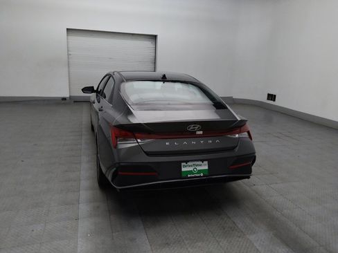 Used 2025 Hyundai Elantra SEL FWD image 6