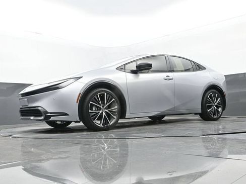 Used 2023 Toyota Prius XLE FWD image 27
