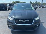 Used 2023 Chrysler Pacifica Touring-L image 2