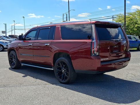 Used 2020 Cadillac Escalade ESV Luxury w/ Escalade Sport Edition AWD/4WD image 4