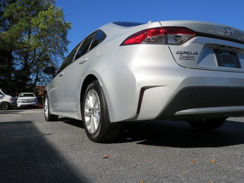 Used 2020 Toyota Corolla LE w/ LE Premium Package image 33