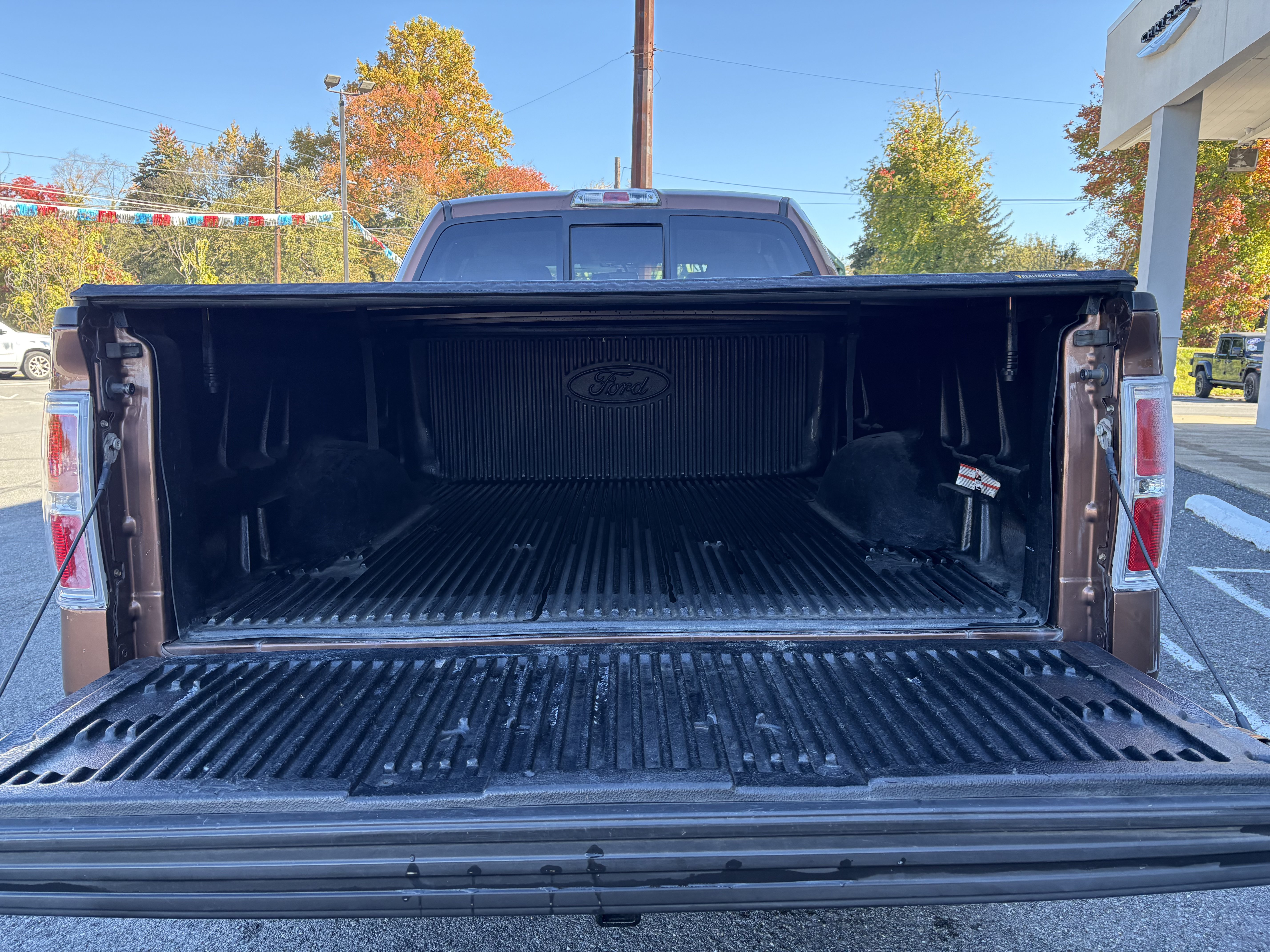 Used 2011 Ford F150 XLT w/ XLT Chrome Pkg AWD/4WD image 11