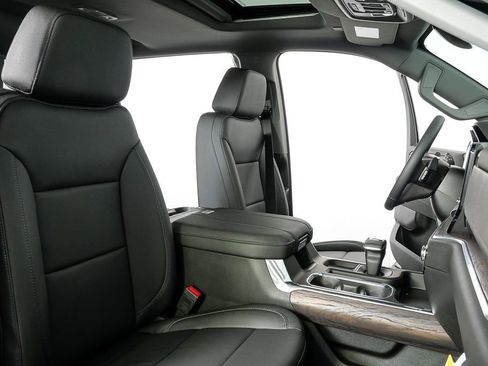 New 2026 GMC Sierra 1500 SLT w/ SLT Convenience Package image 23