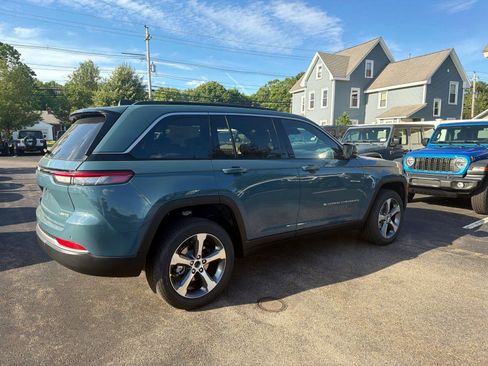 New 2026 Jeep Grand Cherokee Limited AWD/4WD image 2