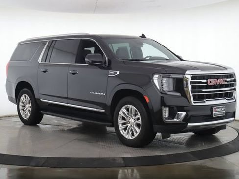 Used 2023 GMC Yukon XL SLT w/ SLT Luxury Package AWD/4WD image 2
