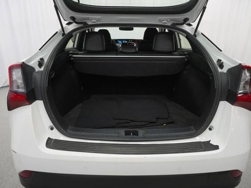 Used 2022 Toyota Prius FWD image 43