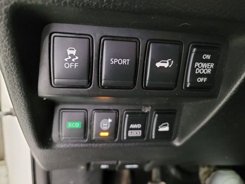 Used 2016 Nissan Rogue SV image 31