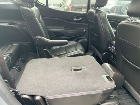 Certified 2023 GMC Acadia SLT w/ Technology Package image 33