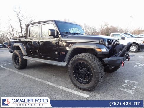 Used 2020 Jeep Gladiator Sport w/ Quick Order Package 24S image 2