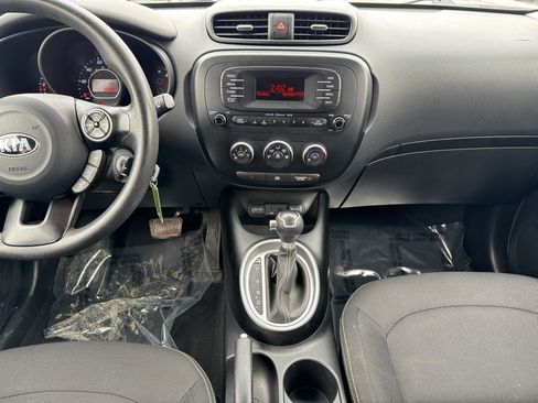 Used 2014 Kia Soul + image 2