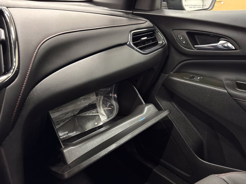 Used 2023 Chevrolet Equinox RS AWD/4WD image 27