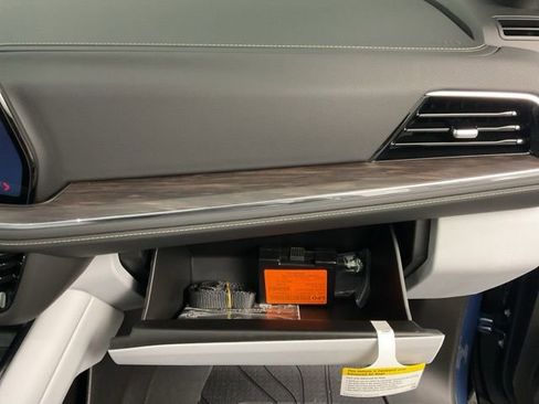 New 2026 Chevrolet Suburban Premier image 27