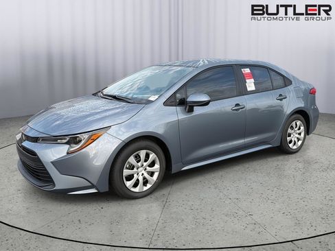 New 2026 Toyota Corolla LE FWD image 2