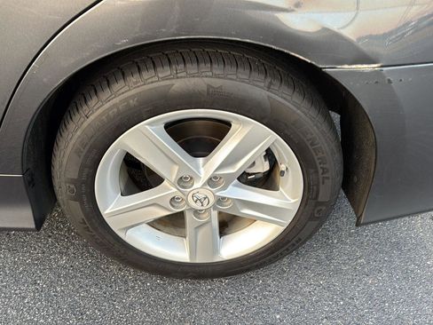 Used 2012 Toyota Camry SE image 29