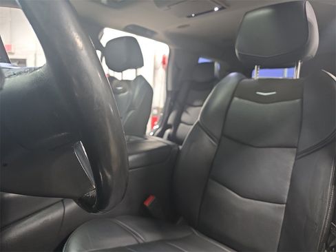 Used 2016 Cadillac Escalade Luxury image 16