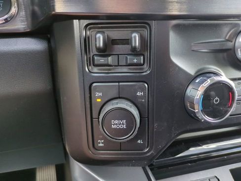 New 2026 Ford F250 Lariat w/ Black Appearance Package image 29