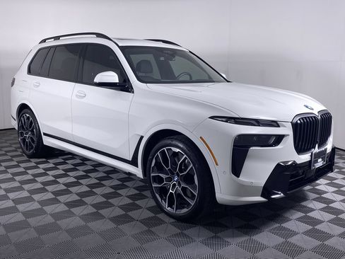 Used 2027 BMW X7 xDrive40i w/ M Sport Package AWD/4WD image 22