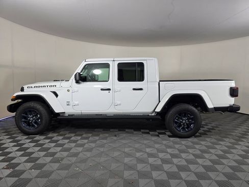 New 2026 Jeep Gladiator Sport AWD/4WD image 7