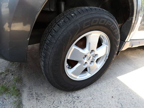Used 2009 Ford Escape XLT FWD image 9