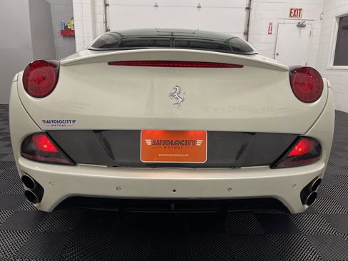 Used 2012 Ferrari California RWD image 9