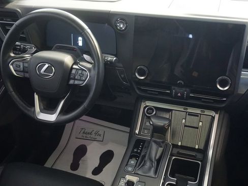 Used 2024 Lexus GX 550 w/ Cold Area Package AWD/4WD image 33