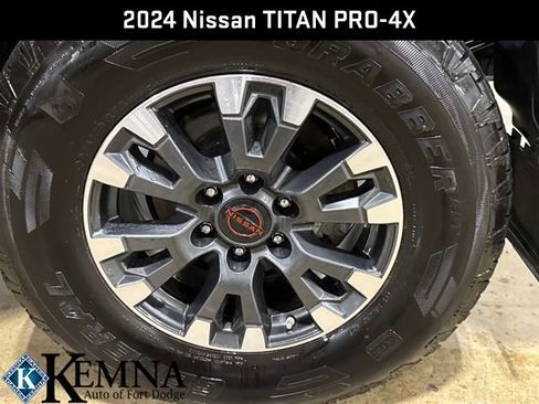Used 2024 Nissan Titan PRO-4X w/ Pro-4x Convenience Package image 32