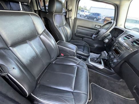 Used 2009 HUMMER H3 Luxury AWD/4WD image 24