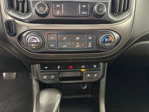 Used 2022 GMC Canyon AT4 image 23