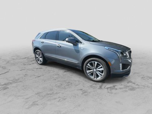 Used 2020 Cadillac XT5 Premium Luxury image 2