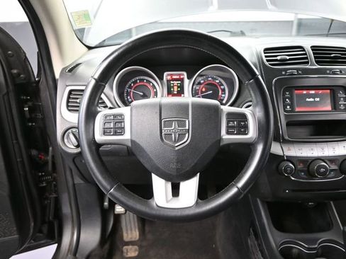 Used 2016 Dodge Journey SE w/ Flexible Seating Group image 25