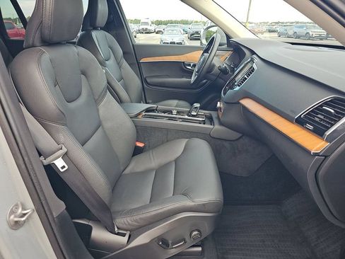 Used 2025 Volvo XC90 B6 Plus w/ Protection Package Premier AWD/4WD image 11