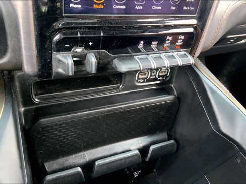 Used 2021 RAM 1500 Limited w/ Bed Utility Group image 32