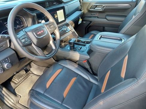 Used 2022 GMC Sierra 1500 AT4 w/ AT4 Preferred Package image 9
