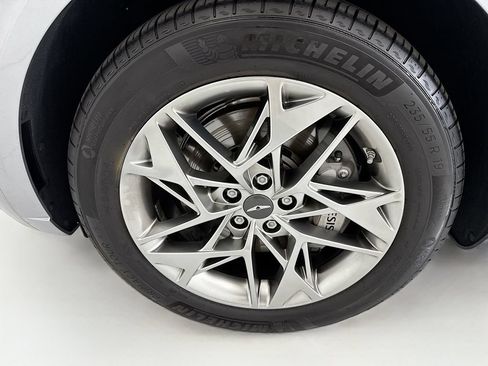 Used 2025 Genesis GV70 2.5T AWD/4WD image 29
