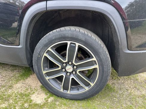 Used 2021 GMC Acadia SLT w/ Technology Package AWD/4WD image 10