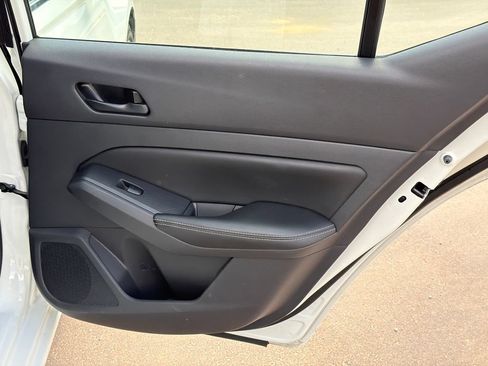 Used 2025 Nissan Altima 2.5 SV FWD image 16