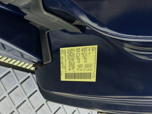 Used 2010 Nissan Titan SE image 29