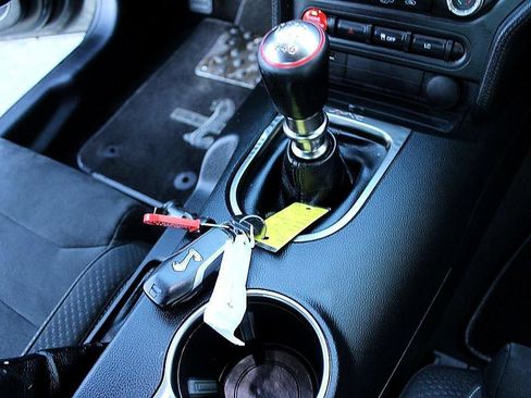 Used 2016 Ford Mustang Shelby GT350 w/ Track Package image 19