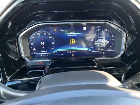 Used 2022 Chevrolet Silverado 1500 LT AWD/4WD image 11