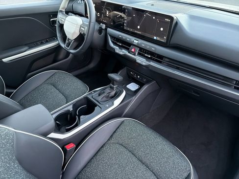 New 2025 Kia K4 GT-Line image 15