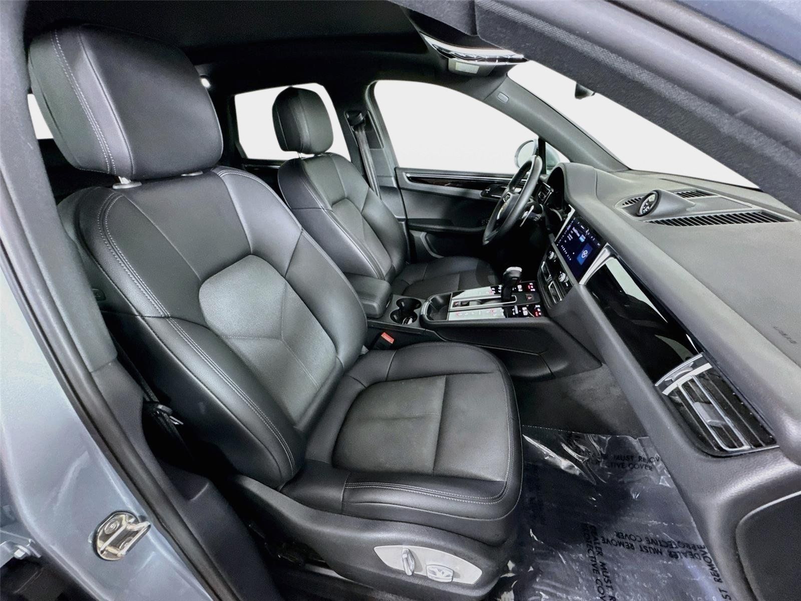 Used 2023 Porsche Macan AWD/4WD image 29